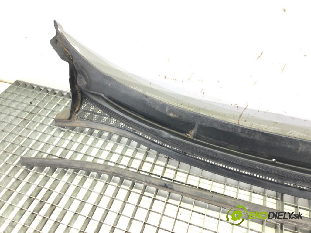 OPEL CORSA E (X15) 2014 - 2022    1.4 (08, 68) 66 kW [90 KM] benzyna 2014 - 2022  Torpédo, plast pod čelné okno 13434158 (Torpéda)