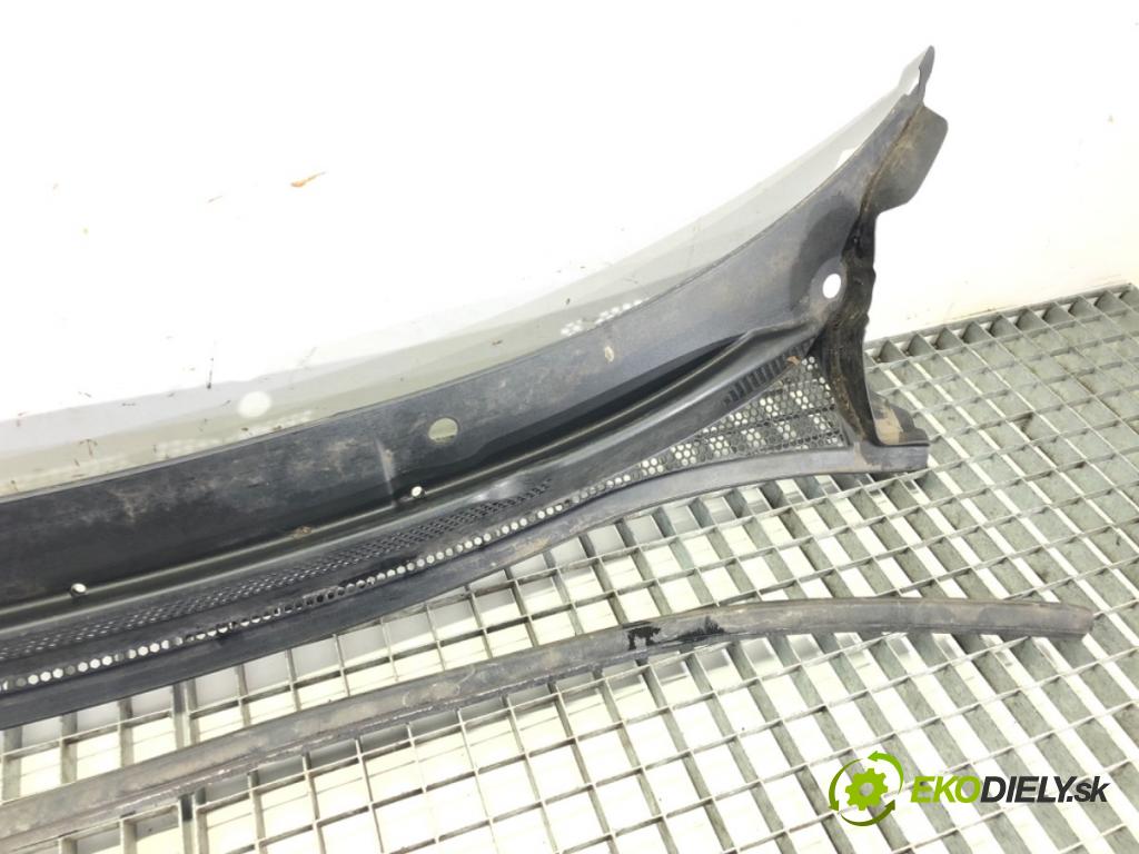 OPEL CORSA E (X15) 2014 - 2022    1.4 (08, 68) 66 kW [90 KM] benzyna 2014 - 2022  Torpédo, plast pod čelné okno 13434158 (Torpéda)