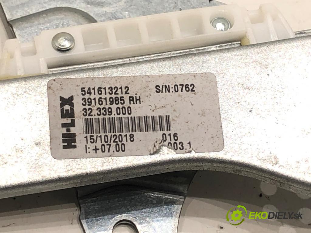 OPEL CORSA E (X15) 2014 - 2022    1.4 (08, 68) 66 kW [90 KM] benzyna 2014 - 2022  mechanismus okna pravý přední část