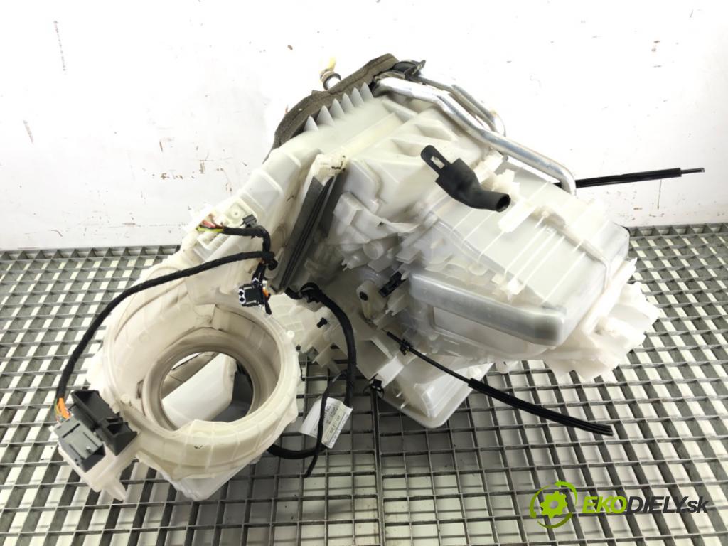 OPEL CORSA E (X15) 2014 - 2022    1.4 (08, 68) 66 kW [90 KM] benzyna 2014 - 2022  Výhrevné teleso, radiátor kúrenia KOMBAJN 466119570
