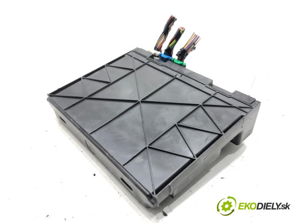 OPEL CORSA E (X15) 2014 - 2022    1.4 (08, 68) 66 kW [90 KM] benzyna 2014 - 2022  Modul komfortu 13515939 (Moduly komfortu)