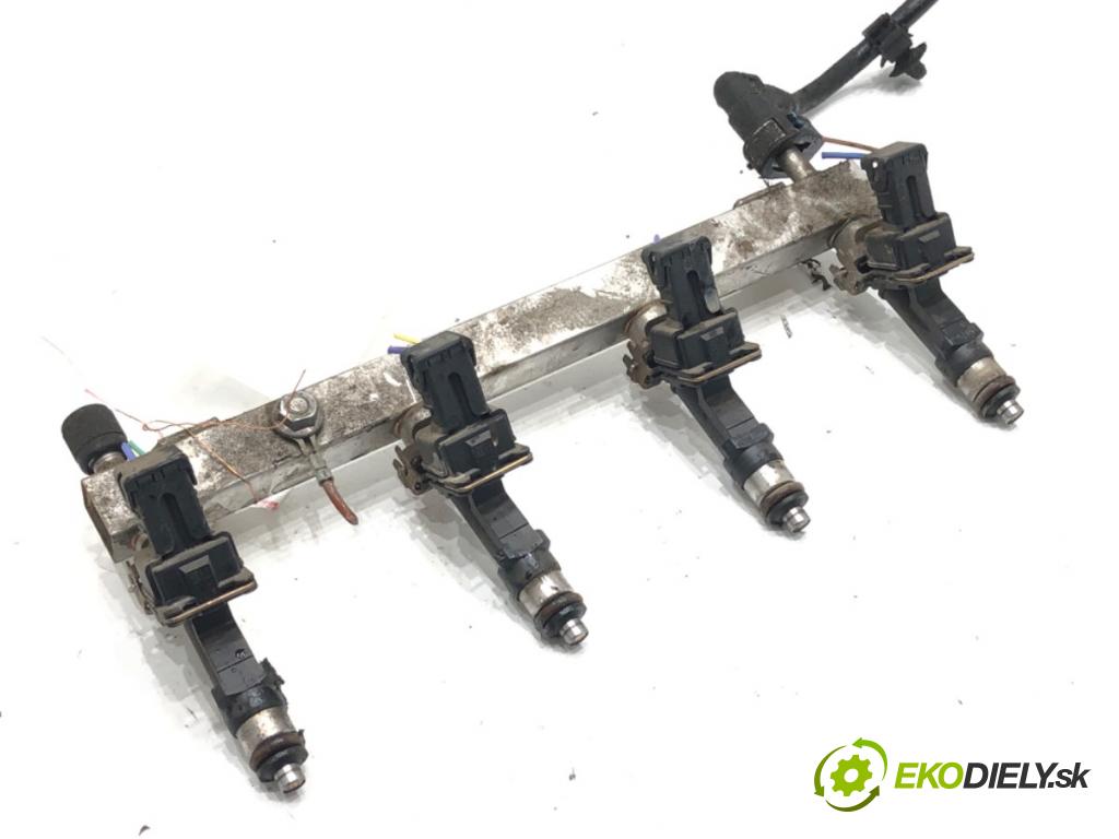 OPEL CORSA E (X15) 2014 - 2022    1.4 (08, 68) 66 kW [90 KM] benzyna 2014 - 2022  Lišta vstrekovacia 55572731 (Vstrekovacie lišty)