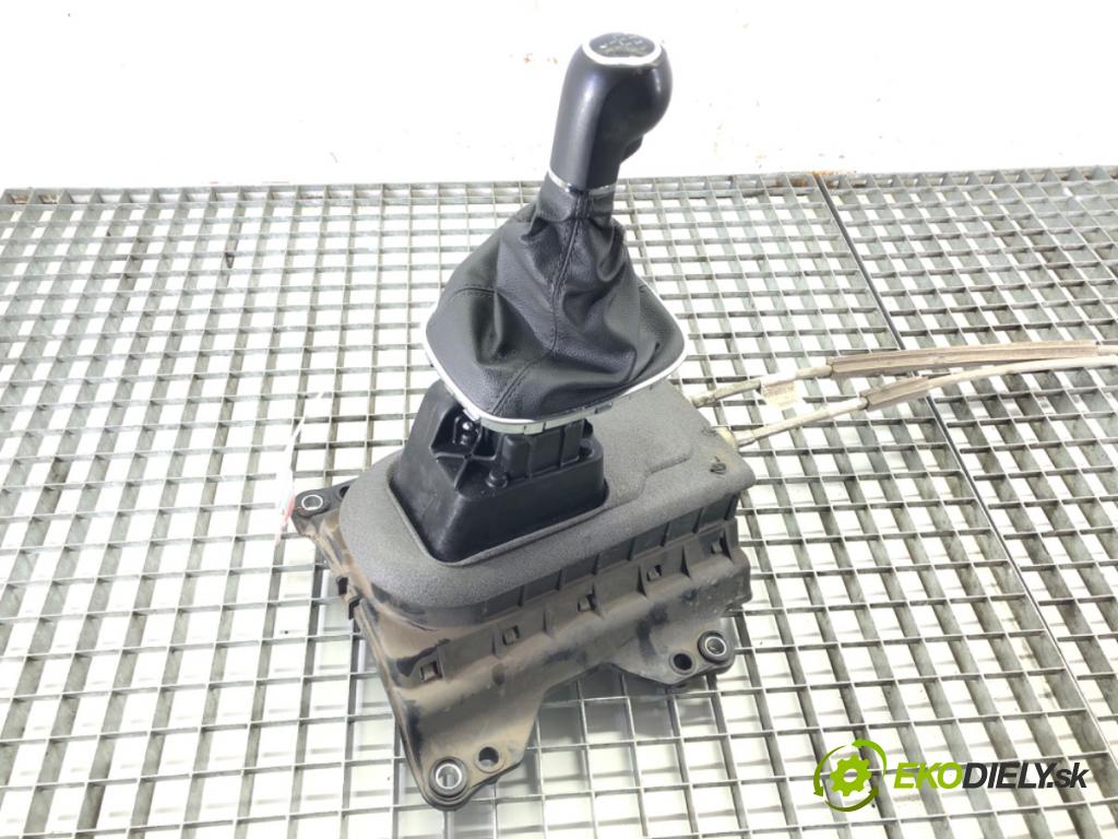 OPEL CORSA E (X15) 2014 - 2022    1.4 (08, 68) 66 kW [90 KM] benzyna 2014 - 2022  Kulisa 55509034 (Rýchlostné páky / kulisy)