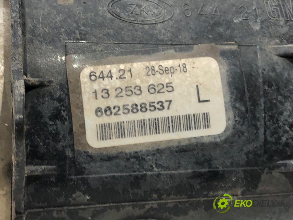 OPEL CORSA E (X15) 2014 - 2022    1.4 (08, 68) 66 kW [90 KM] benzyna 2014 - 2022  hmlové svetlo, hmlovka levý přední část 13253625