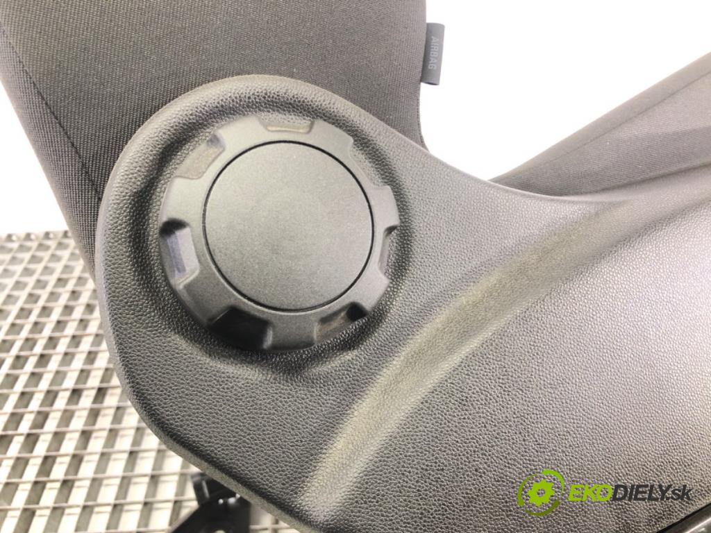 OPEL CORSA E (X15) 2014 - 2022    1.4 (08, 68) 66 kW [90 KM] benzyna 2014 - 2022  Sedadlo pravy predný