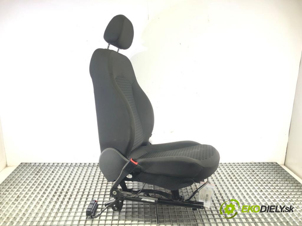 OPEL CORSA E (X15) 2014 - 2022    1.4 (08, 68) 66 kW [90 KM] benzyna 2014 - 2022  Sedadlo ľavy predný