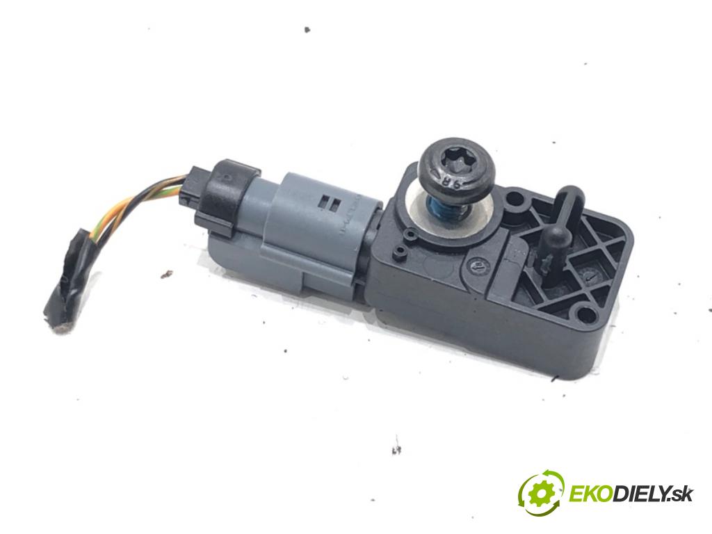 OPEL CORSA E (X15) 2014 - 2022    1.4 (08, 68) 66 kW [90 KM] benzyna 2014 - 2022  Snímač nárazu 38529200 (Snímače nárazu)