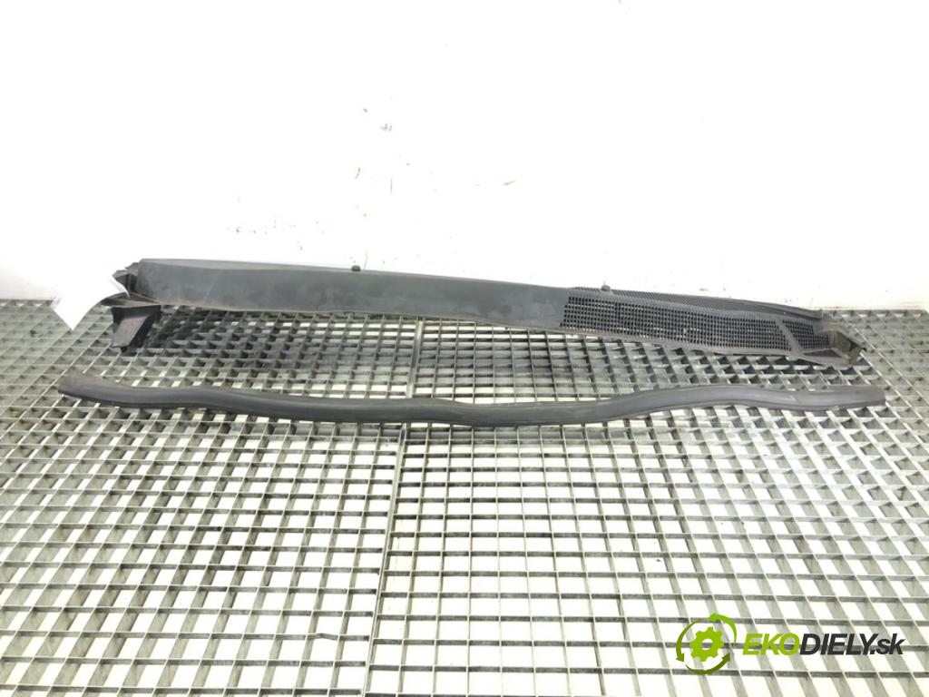 OPEL ASTRA H Kombi (A04) 2004 - 2014    1.9 CDTI (L35) 74 kW [100 KM] olej napędowy 2005 - 2010  Torpédo, plast pod čelné okno 24463382 (Torpéda)