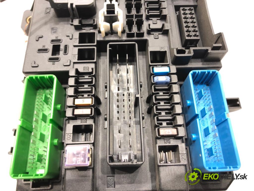 OPEL ASTRA H Kombi (A04) 2004 - 2014    1.9 CDTI (L35) 74 kW [100 KM] olej napędowy 2005 - 2010  modul BSI 13222173 (Pojistkové skříňky)