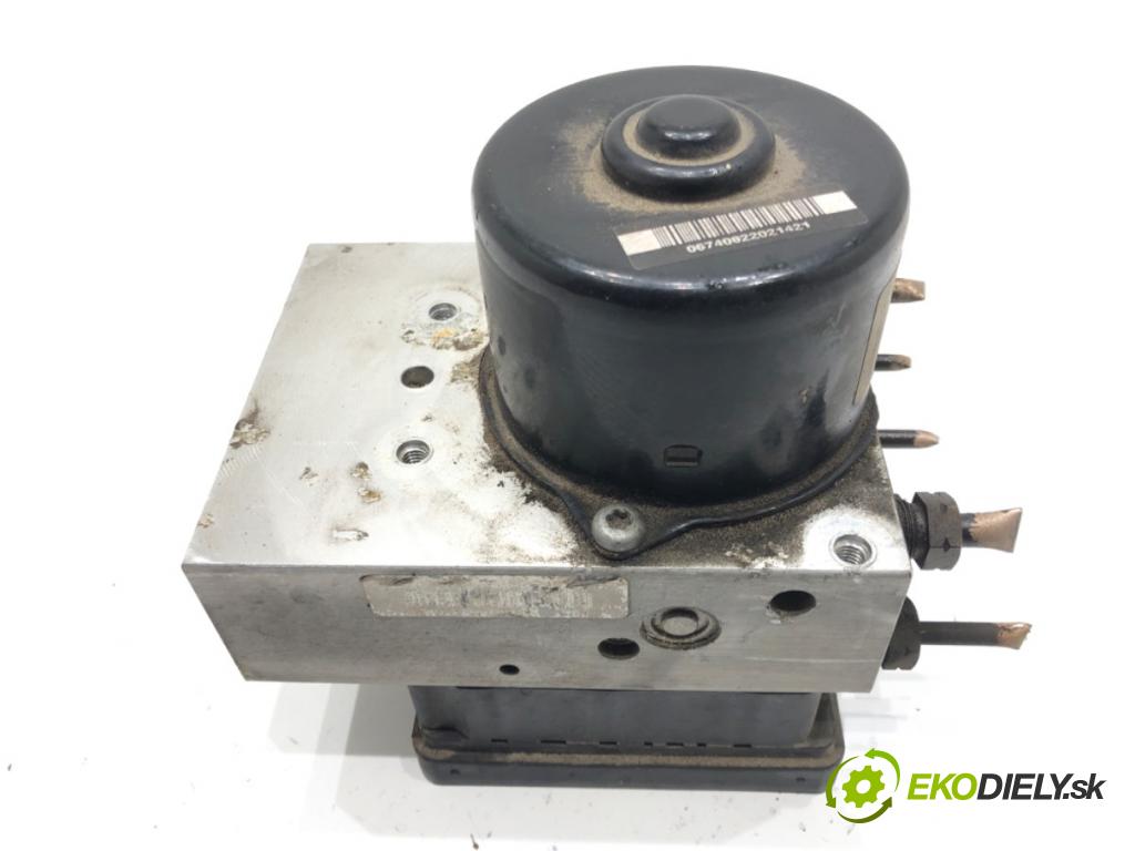 VOLVO S60 I (384) 2000 - 2010    2.0 T 132 kW [180 KM] benzyna 2000 - 2010  Pumpa ABS P08671223 (Pumpy ABS)