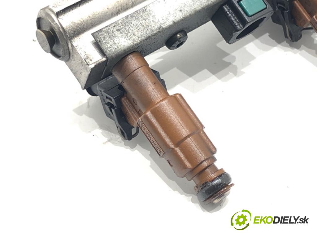 VOLVO S60 I (384) 2000 - 2010    2.0 T 132 kW [180 KM] benzyna 2000 - 2010  Lišta vstrekovacia 9186942 (Vstrekovacie lišty)