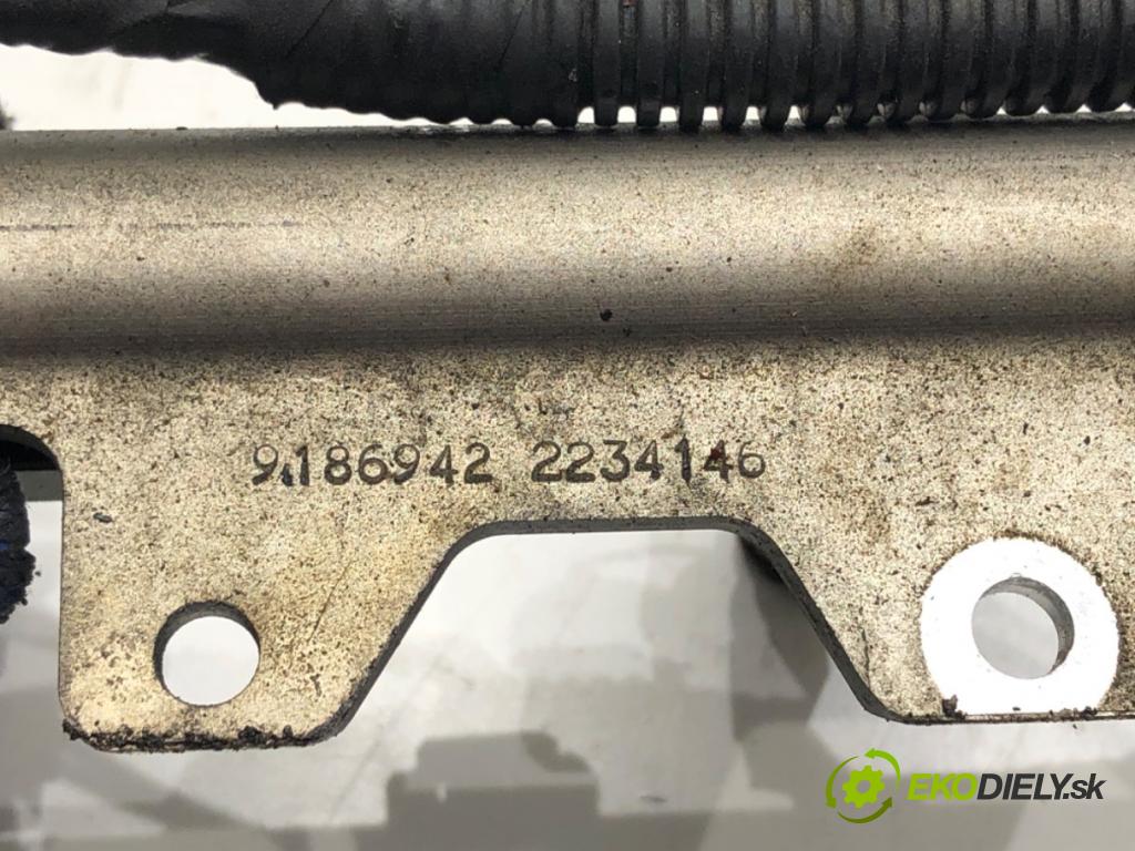 VOLVO S60 I (384) 2000 - 2010    2.0 T 132 kW [180 KM] benzyna 2000 - 2010  Lišta vstrekovacia 9186942 (Vstrekovacie lišty)