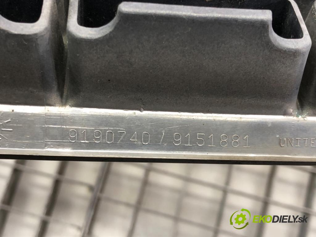 VOLVO S60 I (384) 2000 - 2010    2.0 T 132 kW [180 KM] benzyna 2000 - 2010  mřížka maska 9190740 (Mřížky (masky) chladičů)