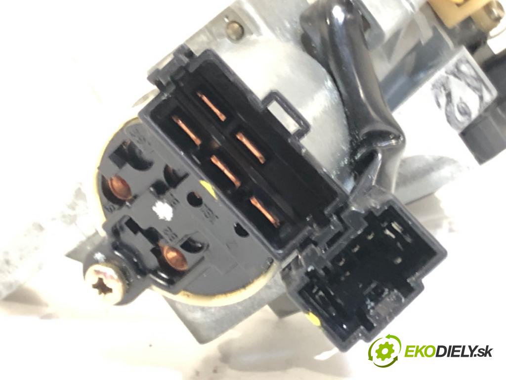 MITSUBISHI COLT VI (Z3_A, Z2_A) 2002 - 2012    1.3 70 kW [95 KM] benzyna 2004 - 2012  spinačka MR955230 (Spínacia skrinka a kľúč)