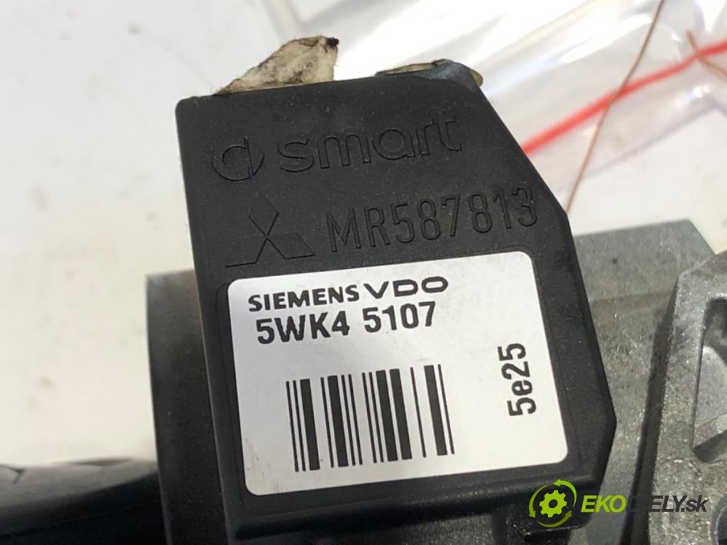 MITSUBISHI COLT VI (Z3_A, Z2_A) 2002 - 2012    1.3 70 kW [95 KM] benzyna 2004 - 2012  spinačka MR955230 (Spínacia skrinka a kľúč)