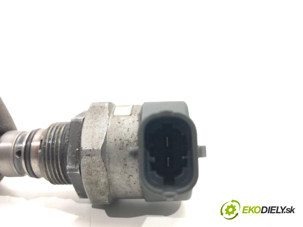 FIAT GRANDE PUNTO (199_) 2005 - 2022    1.3 D Multijet 55 kW [75 KM] olej napędowy 2005 - 2022  Snímač tlaku paliva 0281002507 (Snímače)