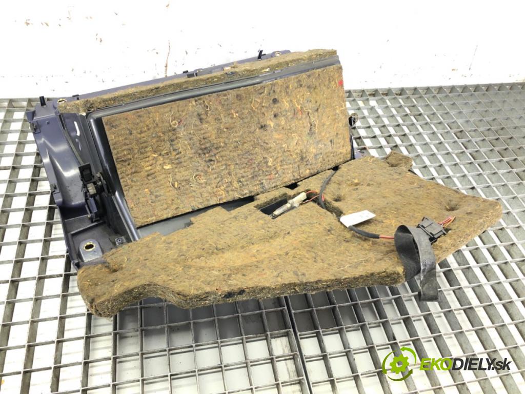 AUDI A6 C5 Avant (4B5) 1997 - 2005    1.8 T quattro 132 kW [180 KM] benzyna 1997 - 2005  Priehradka, kastlík spolujazdca  (Priehradky, kastlíky)