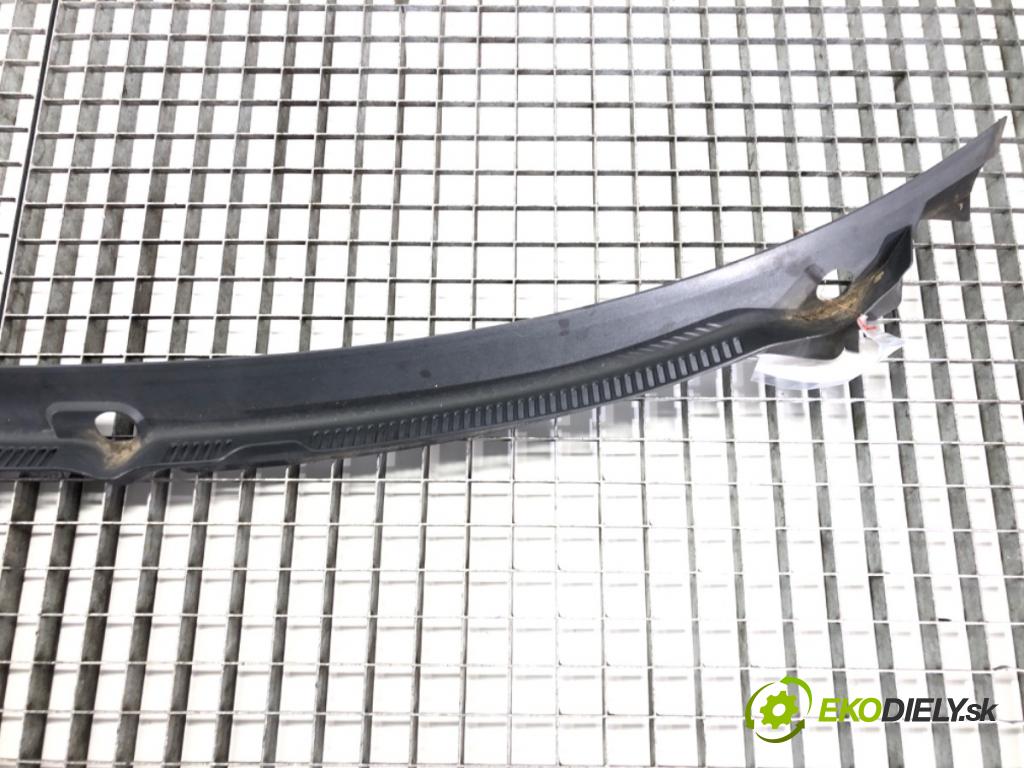 AUDI A6 C5 Avant (4B5) 1997 - 2005    1.8 T quattro 132 kW [180 KM] benzyna 1997 - 2005  Torpédo, plast pod čelné okno 4B1819403A (Torpéda)