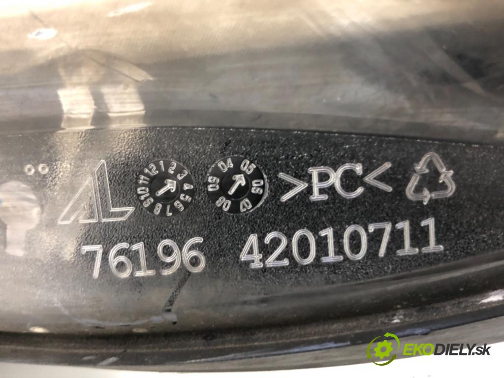 PEUGEOT 407 SW Kombi 2005 100 kW 2.0 HDi 135 1997 Svetlomet ľavy predný XENON 9641944280