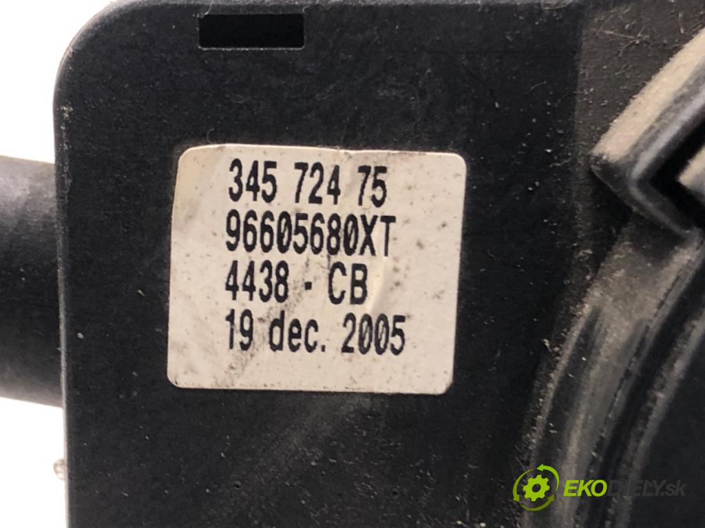 PEUGEOT PARTNER Nadwozie pełne/minivan (5_, G_) 1996 - 2022    1.4 55 kW [75 KM] benzyna 1996 - 2015  Prepínač kombinovaný 96605680XT (Prepínače, spínače, tlačidlá a ovládače kúrenia)