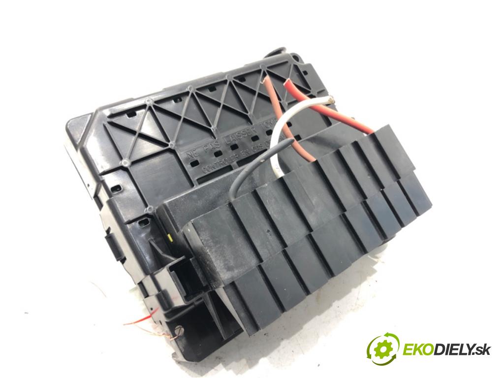 PEUGEOT PARTNER Nadwozie pełne/minivan (5_, G_) 1996 - 2022    1.4 55 kW [75 KM] benzyna 1996 - 2015  Modul BSM 9650618580 (Ostatné)