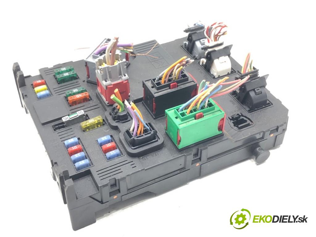 PEUGEOT PARTNER Nadwozie pełne/minivan (5_, G_) 1996 - 2022    1.4 55 kW [75 KM] benzyna 1996 - 2015  modul BSI S118085120E (Pojistkové skříňky)