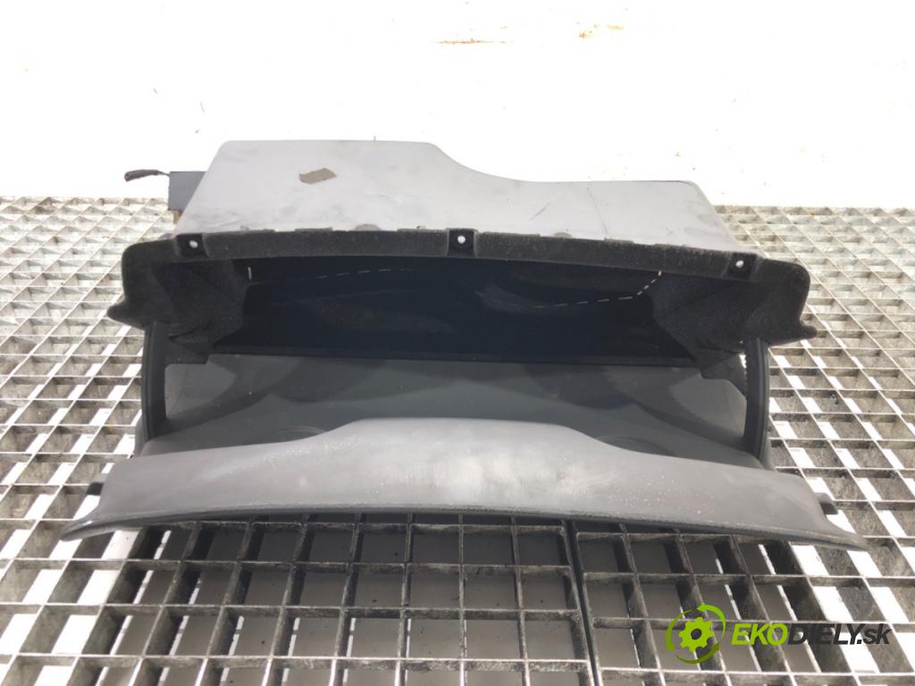 VW PASSAT B5.5 (3B3) 2000 - 2005    1.9 TDI 74 kW [101 KM] olej napędowy 2000 - 2005  Priehradka, kastlík spolujazdca  (Priehradky, kastlíky)