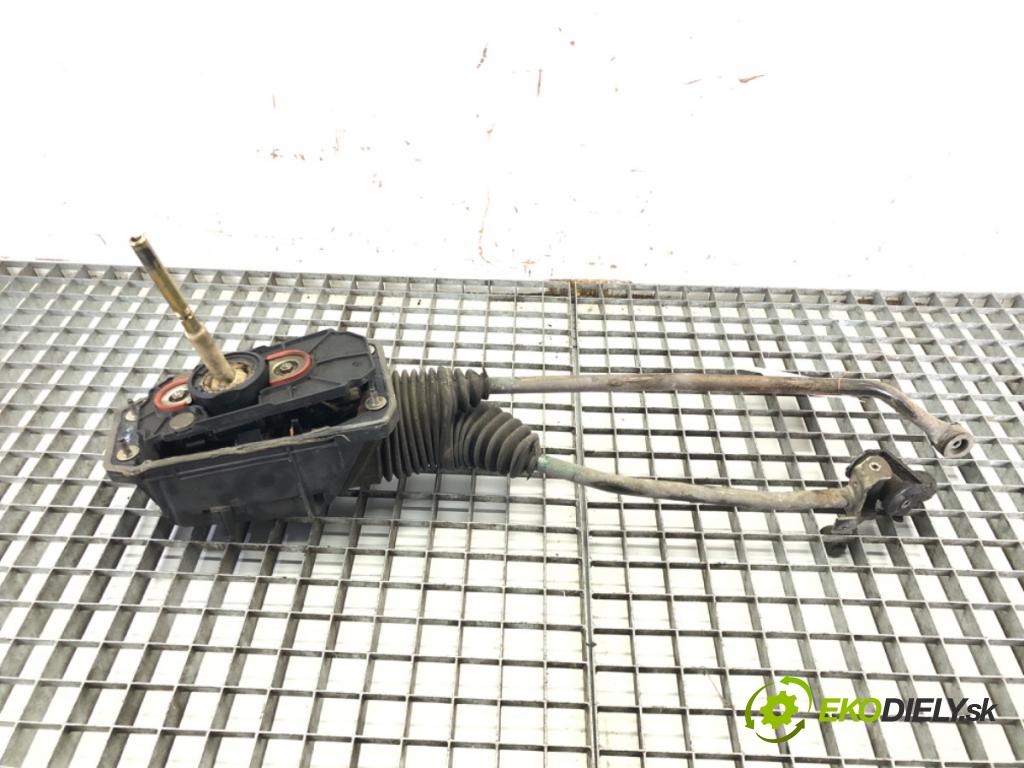 VW PASSAT B5.5 (3B3) 2000 - 2005    1.9 TDI 74 kW [101 KM] olej napędowy 2000 - 2005  Kulisa 4B0711025E (Rýchlostné páky / kulisy)