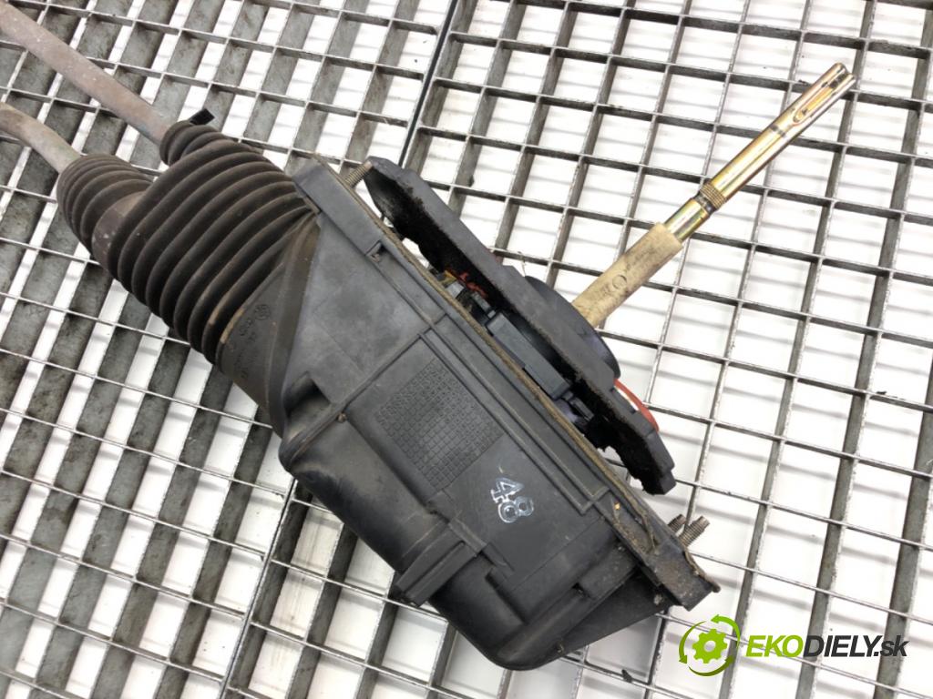 VW PASSAT B5.5 (3B3) 2000 - 2005    1.9 TDI 74 kW [101 KM] olej napędowy 2000 - 2005  Kulisa 4B0711025E (Rýchlostné páky / kulisy)