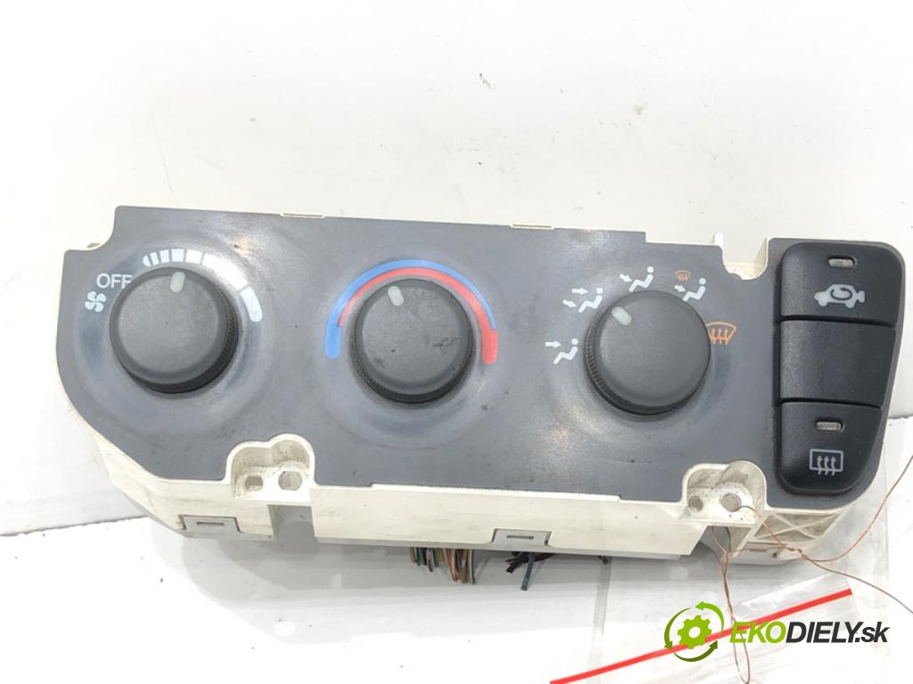 HONDA CR-V I (RD) 1995 - 2002    2.0 16V 4WD (RD1, RD3) 108 kW [147 KM] benzyna 1999 - 2002  Panel ovládania kúrenia BQ919-399 (Prepínače, spínače, tlačidlá a ovládače kúrenia)