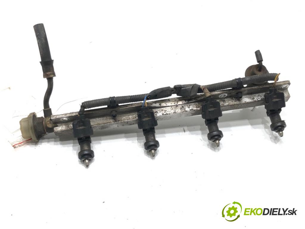 HONDA CR-V I (RD) 1995 - 2002    2.0 16V 4WD (RD1, RD3) 108 kW [147 KM] benzyna 1999 - 2002  Lišta vstrekovacia  (Vstrekovacie lišty)