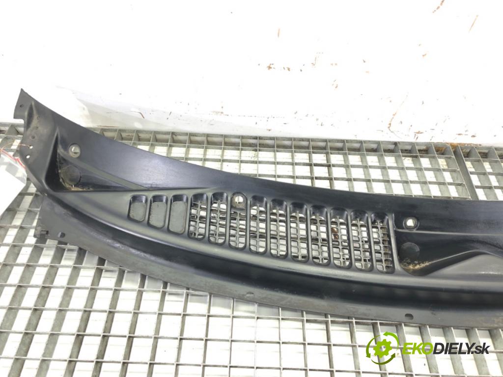 LAND ROVER FREELANDER I (L314) 1998 - 2006    2.0 DI 4x4 72 kW [98 KM] olej napędowy 1998 - 2000  Torpédo, plast pod čelné okno  (Torpéda)