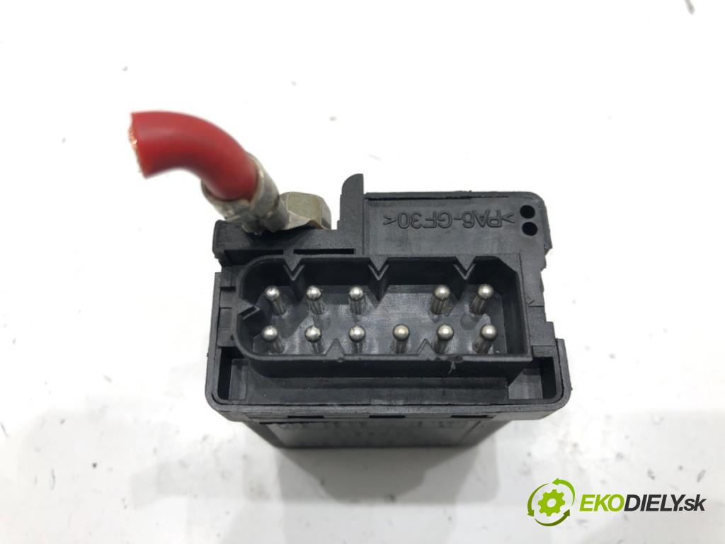 BMW 3 (E46) 1997 - 2005    320 d 100 kW [136 KM] olej napędowy 1998 - 2001  relé sviečok žhavenia 2246919 (Relé)