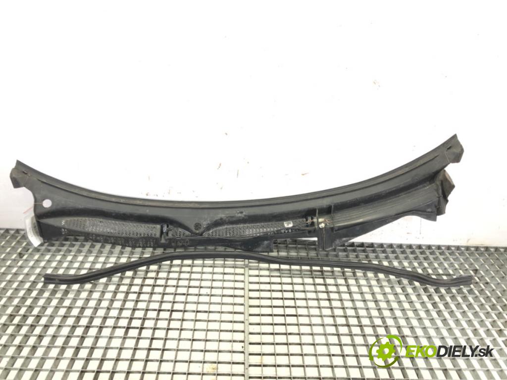 AUDI A3 (8L1) 1996 - 2006    1.8 92 kW [125 KM] benzyna 1996 - 2003  Torpédo, plast pod čelné okno 8L1819415 (Torpéda)