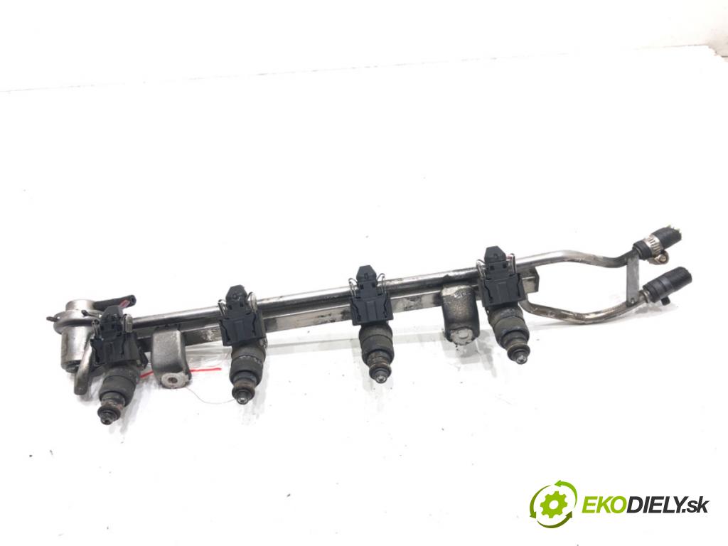 AUDI A3 (8L1) 1996 - 2006    1.8 92 kW [125 KM] benzyna 1996 - 2003  Lišta vstrekovacia 06A133317 (Vstrekovacie lišty)