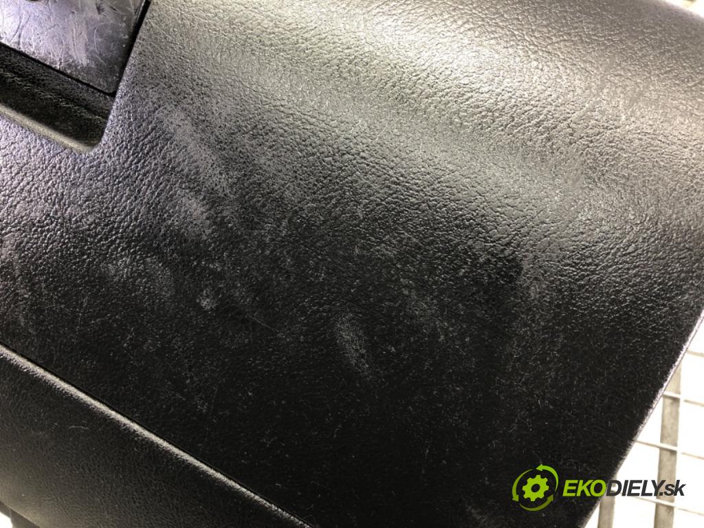 VW GOLF IV (1J1) 1997 - 2008    1.9 TDI 66 kW [90 KM] olej napędowy 1997 - 2004  Priehradka, kastlík spolujazdca  (Priehradky, kastlíky)