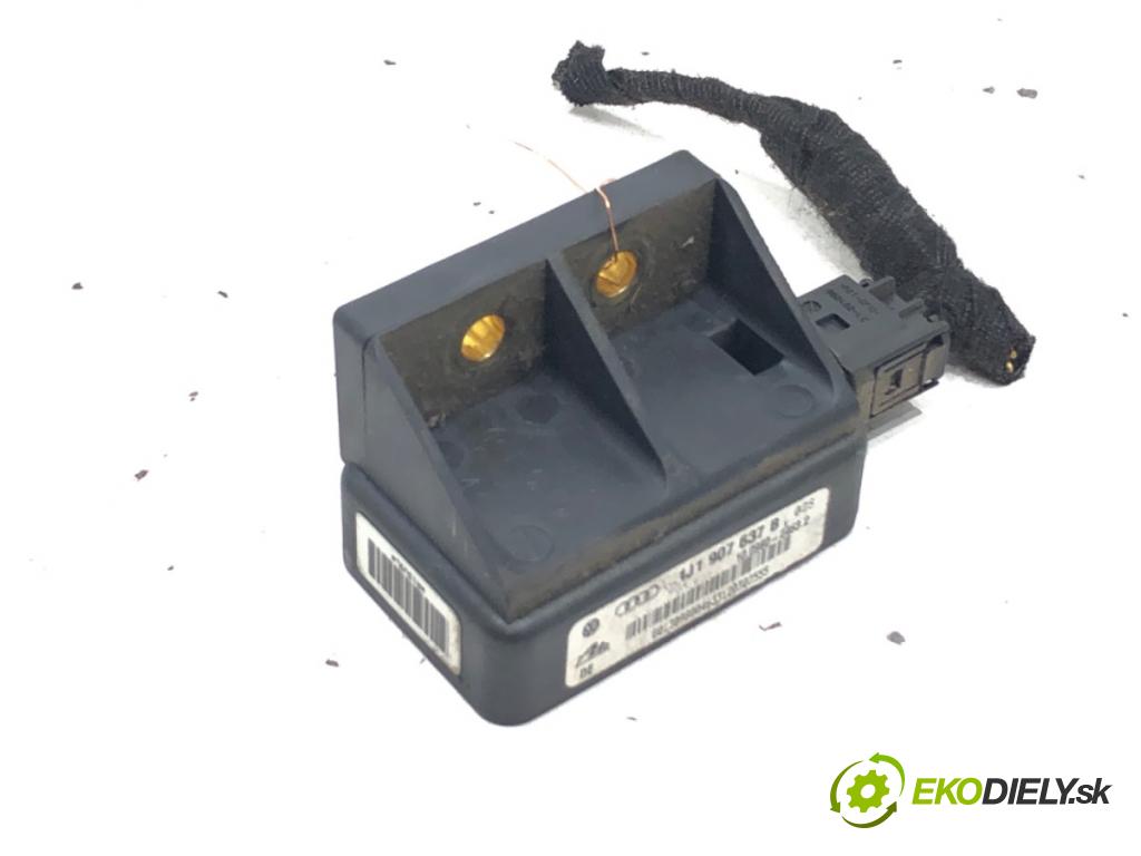 AUDI A3 (8L1) 1996 - 2006    1.9 TDI 66 kW [90 KM] olej napędowy 1996 - 2001  snímač ESP 1J0907657B