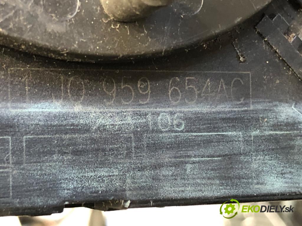 AUDI A3 (8L1) 1996 - 2006    1.9 TDI 66 kW [90 KM] olej napędowy 1996 - 2001  Krúžok, slimák airbag 1J0959654AC (Airbagy)