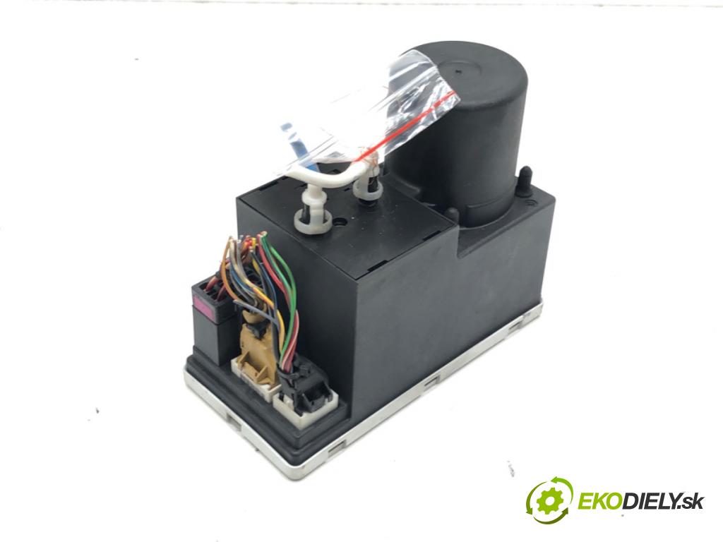 AUDI A3 (8L1) 1996 - 2006    1.9 TDI 66 kW [90 KM] olej napędowy 1996 - 2001  pumpa centrálneho zámku 8D0862257B (Riadiace jednotky centrálneho zámku)