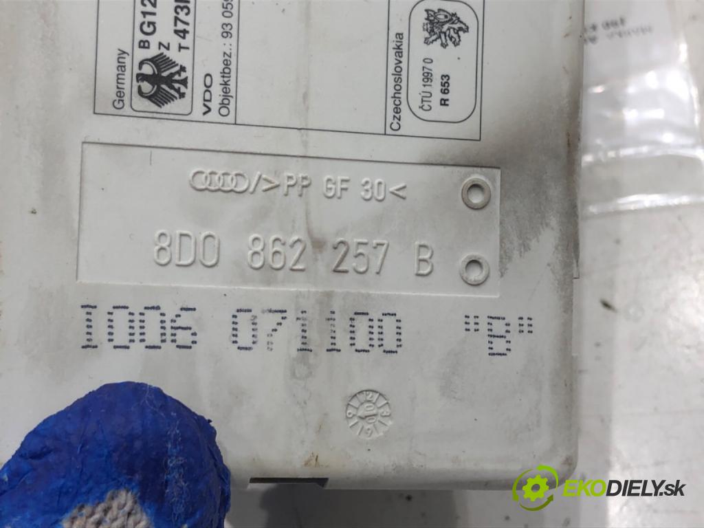 AUDI A3 (8L1) 1996 - 2006    1.9 TDI 66 kW [90 KM] olej napędowy 1996 - 2001  pumpa centrálneho zámku 8D0862257B (Riadiace jednotky centrálneho zámku)
