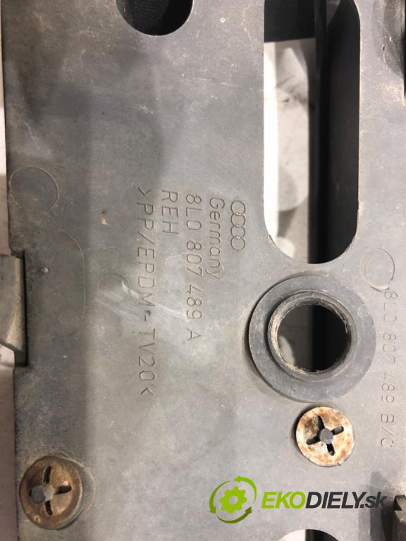 AUDI A3 (8L1) 1996 - 2006    1.9 TDI 66 kW [90 KM] olej napędowy 1996 - 2001  mří nárazníka levý přední část 8L0807489B