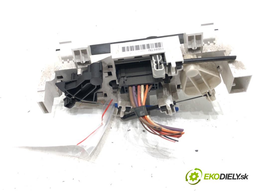 CITROEN C2 (JM_) 2003 - 2017    1.4 54 kW [73 KM] benzyna 2003 - 2009  Panel ovládania kúrenia F664479W (Prepínače, spínače, tlačidlá a ovládače kúrenia)