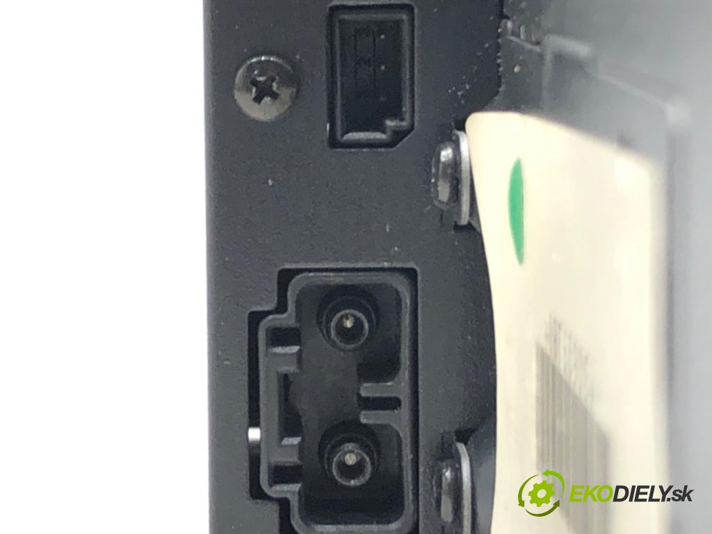 JAGUAR X-TYPE I (X400) 2001 - 2009    2.0 D 96 kW [130 KM] olej napędowy 2003 - 2009  Menič CD 1X4318C830AC (CD meniče)