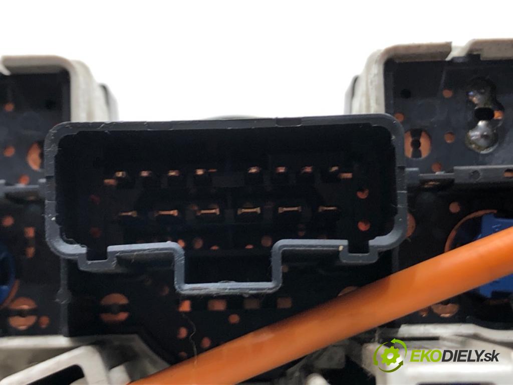 NISSAN MICRA III (K12) 2002 - 2010    1.2 16V 48 kW [65 KM] benzyna 2003 - 2010  Panel ovládania kúrenia F667193 (Prepínače, spínače, tlačidlá a ovládače kúrenia)