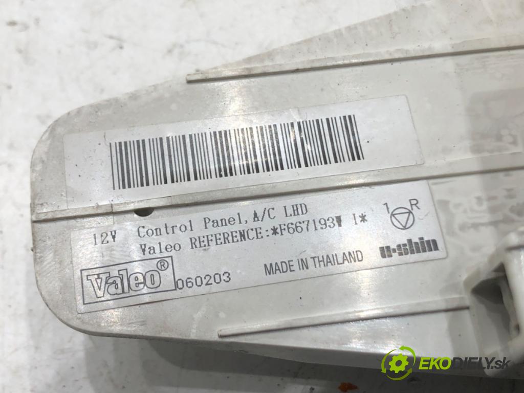 NISSAN MICRA III (K12) 2002 - 2010    1.2 16V 48 kW [65 KM] benzyna 2003 - 2010  Panel ovládania kúrenia F667193 (Prepínače, spínače, tlačidlá a ovládače kúrenia)