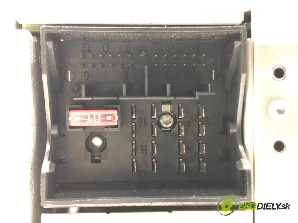 VW PASSAT B6 Variant (3C5) 2005 - 2011    1.9 TDI 77 kW [105 KM] olej napędowy 2005 - 2010  RADIO 1K0035198C (Audio zariadenia)