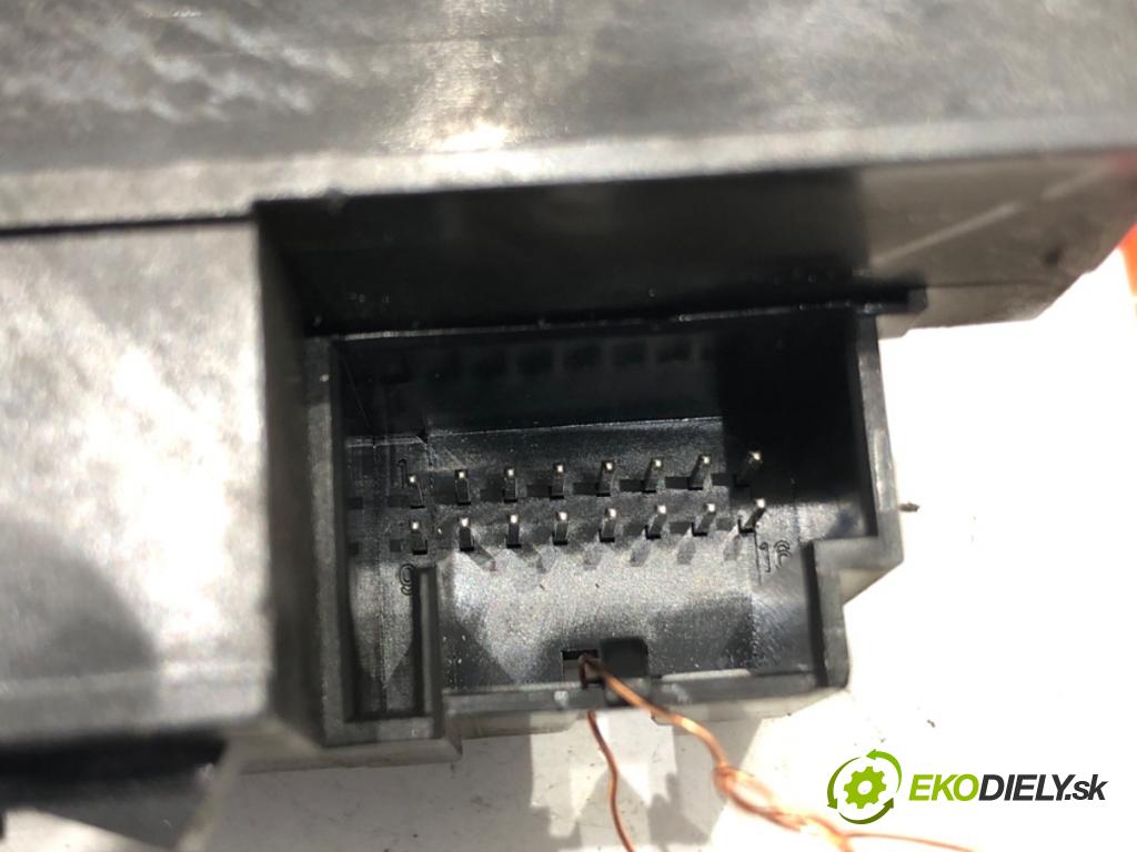 VW PASSAT B6 Variant (3C5) 2005 - 2011    1.9 TDI 77 kW [105 KM] olej napędowy 2005 - 2010  spinačka 3C0905843Q (Spínacie skrinky a kľúče)