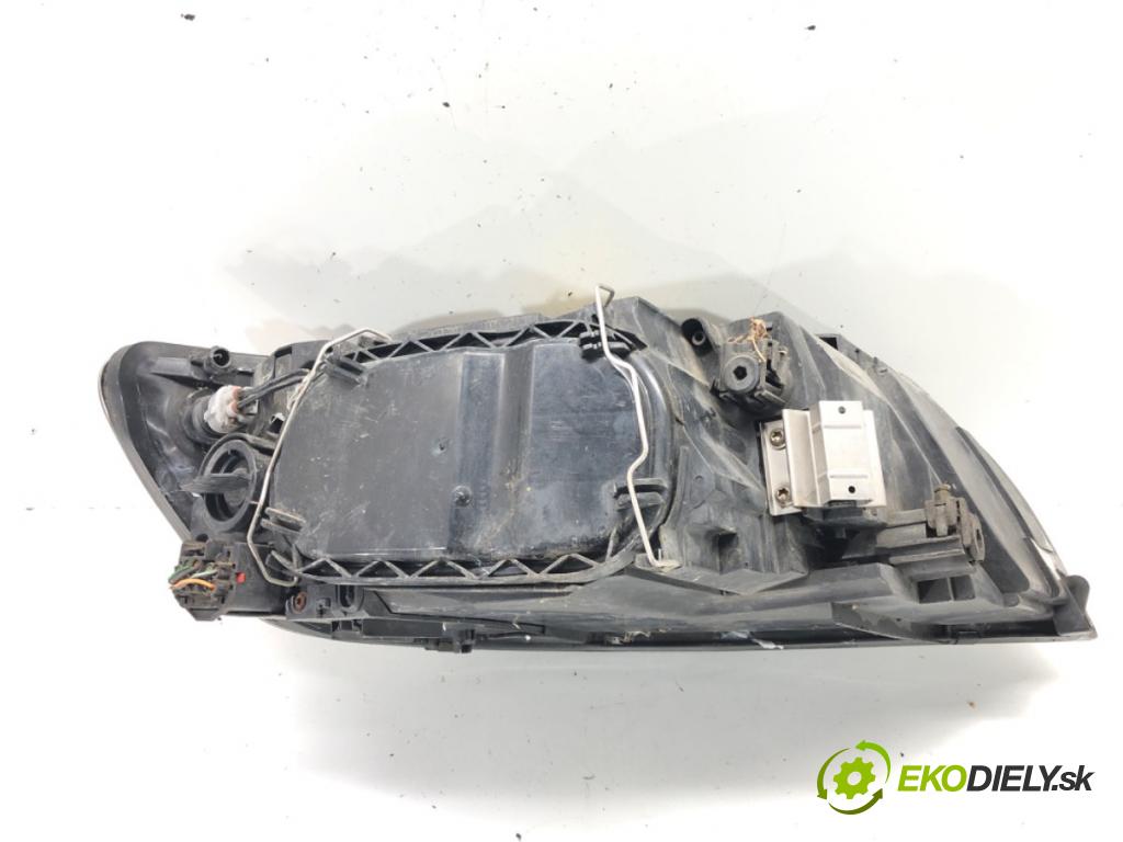 VOLVO V50 (545) 2003 - 2012    2.0 D 100 kW [136 KM] olej napędowy 2004 - 2010  Svetlomet ľavy predný 30698885
