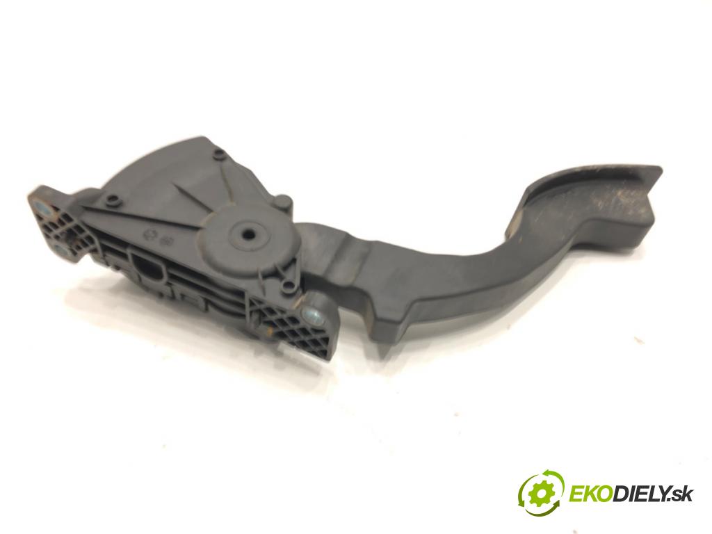 VOLVO V50 (545) 2003 - 2012    2.0 D 100 kW [136 KM] olej napędowy 2004 - 2010  Potenciometer plynu 4M51-9F836-AH (Pedále)