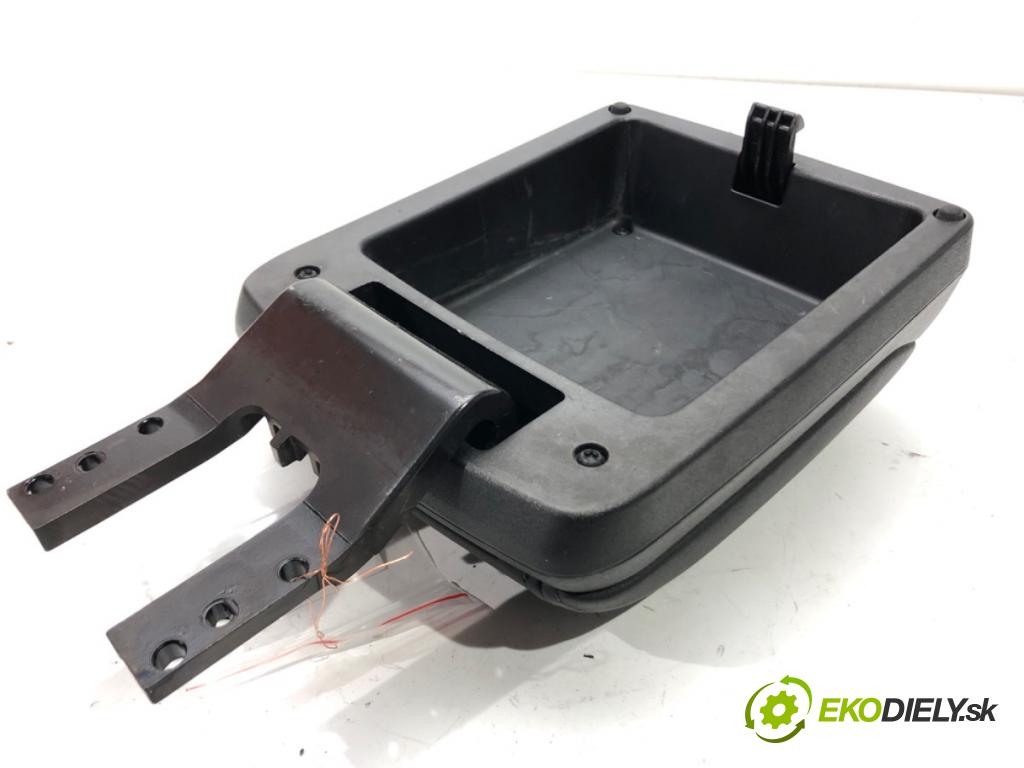 VOLVO V50 (545) 2003 - 2012    2.0 D 100 kW [136 KM] olej napędowy 2004 - 2010  Lakťová opierka  (Lakťové opierky)